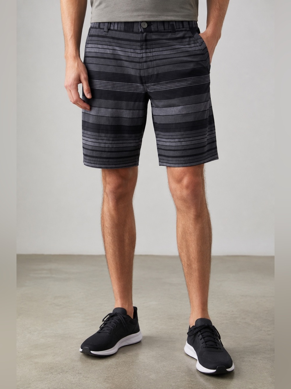 Lululemon Gray Logo Pocket Striped Flat Front Hiking Athletic Shorts Size 36